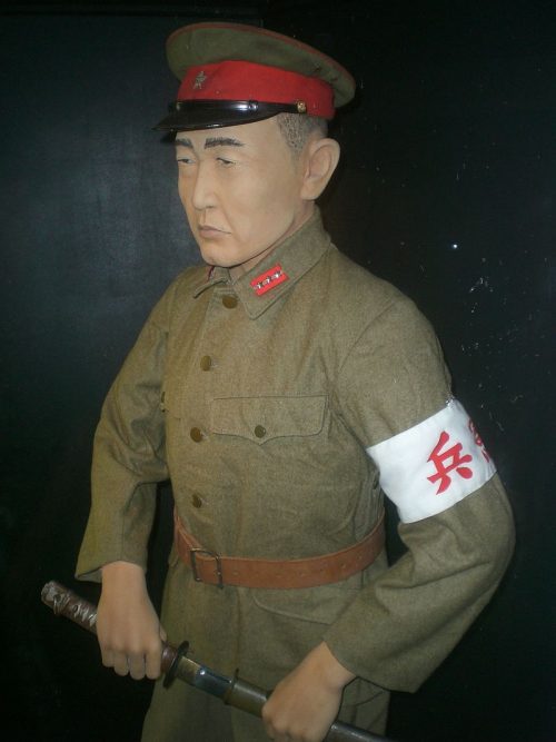 Парадная униформа офицера Кэмпэйтай из коллекции Музея береговой охраны в Гонконге.