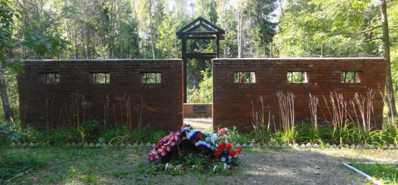Памятный знак на месте концентрационного лагеря «Шталаг 1Б, 1Ц, 1Д».