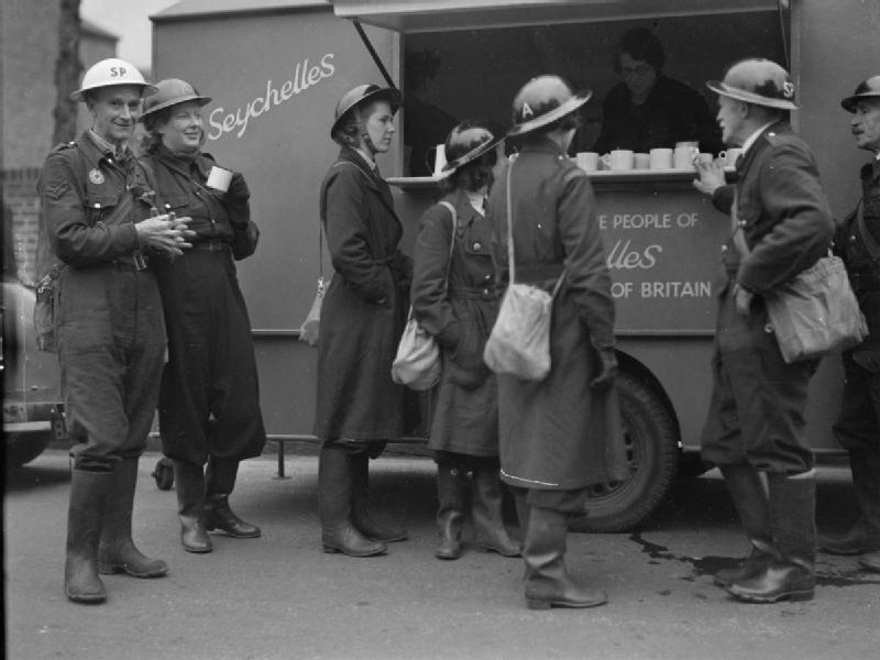 Пункт питания WVS (Женская добровольная служба). 1940 г. 