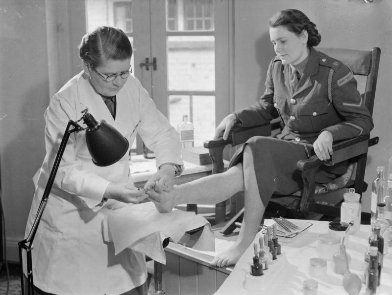 Медицинский осмотр в учебном центре ATS. 1941 г.