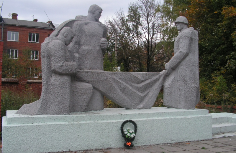 Памятник, воинам, погибших при обороне Тулы в составе Тульского Рабочего полка.