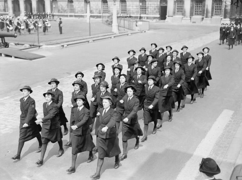 Торжественный марш подразделений WRNS. 1942 г.