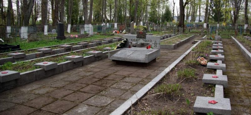 г. Советск. Братские могилы советских воинов на территории старого городского кладбища, где похоронены 64 советских воина.