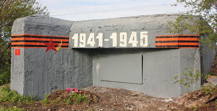 ДОТ№27 на Белградской улице под 76,2-мм казематную артустановку Л-17.