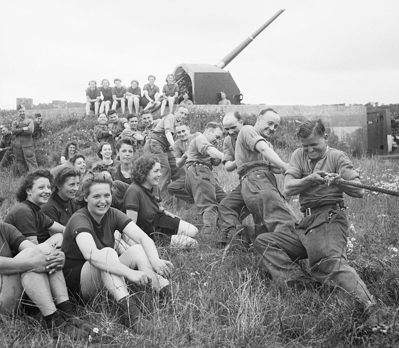 Сотрудницы ATS во время спортивных соревнований. 1943 г.