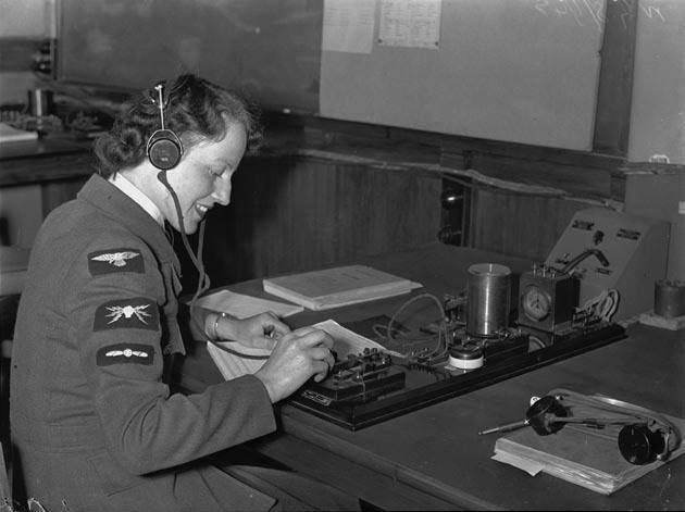 Радистка из WAAF. 1944 г.