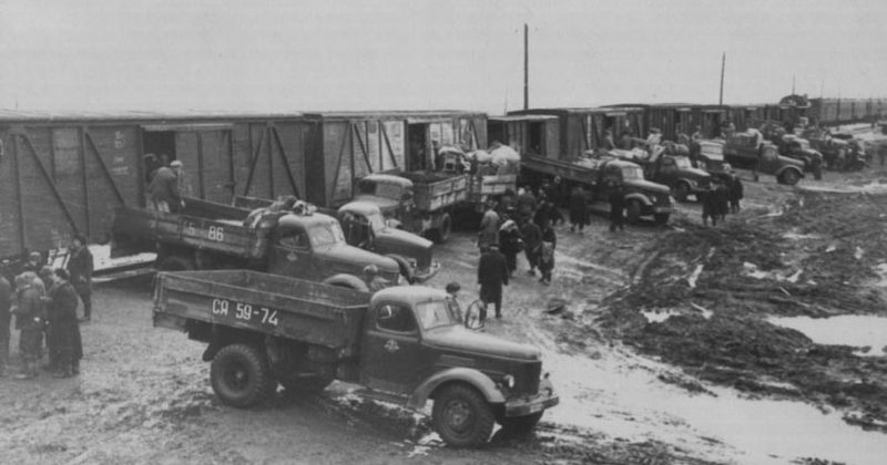 Погрузка депортированных на Ивано-Франковщине.