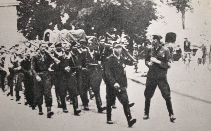 Части Армии Крайовой входят в Замосць.1944 г. 