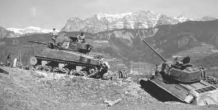 Советские танки и САУ в австрийских Альпах. 9 мая 1945 г.