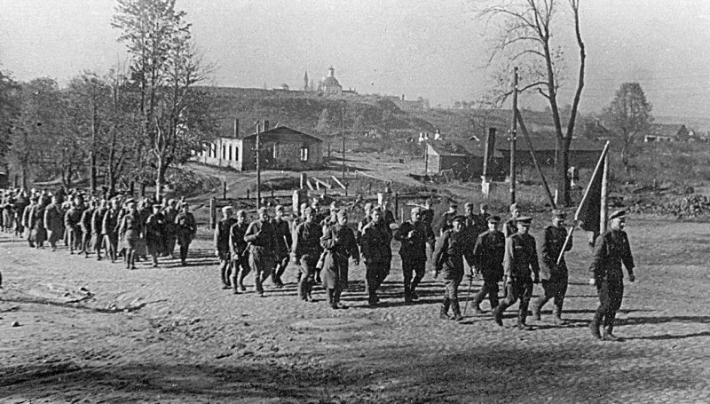 Красная Армия вступает в город Рославль.