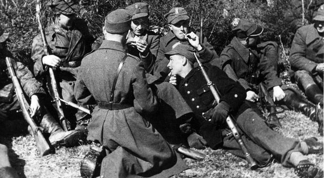 Бойцы Армии Крайовой на привале. 1944 г.