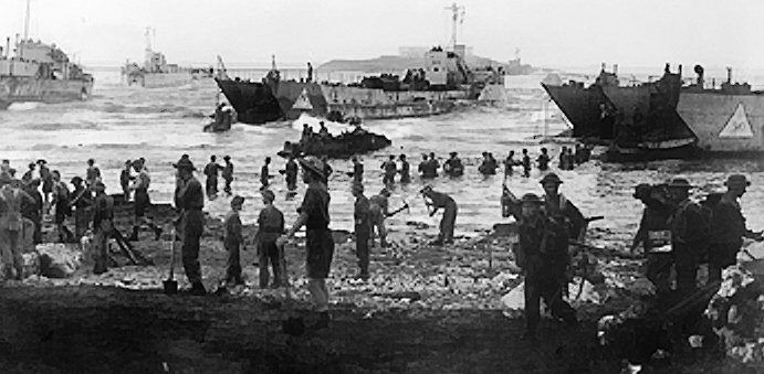 Высадка британских войск на сицилийском побережье.