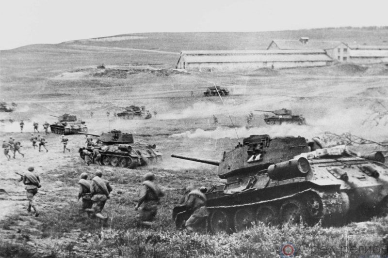 Советские войска в наступлении. 