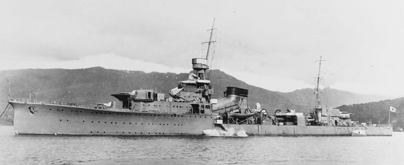 Японский легкий крейсер «Юбари».