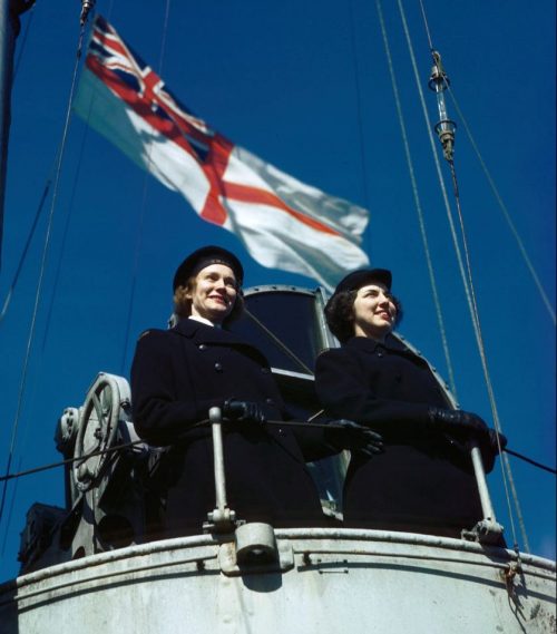 Служащие на легком крейсере «Newfoundland». 1944 г.