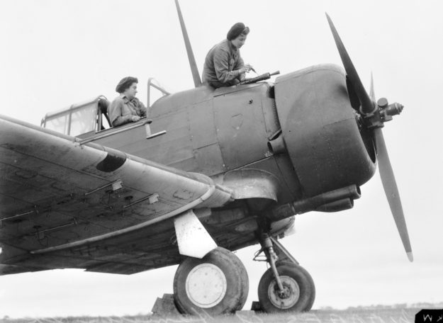 Служащие WAAAF на аэродроме Гамильтоне, штат Виктория. Июнь 1943 г.