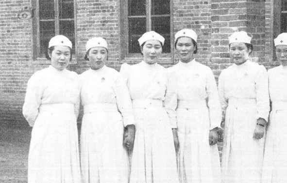 Медсестры на фронте. 1942 г.