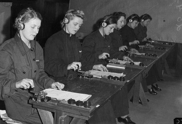 Школа радистов WAAAF в Мельбурне. 1943 г. 