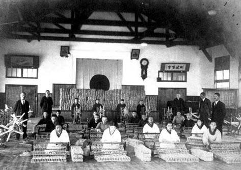 Женщины в префектуре Гифу на семинаре. 1942 г. 