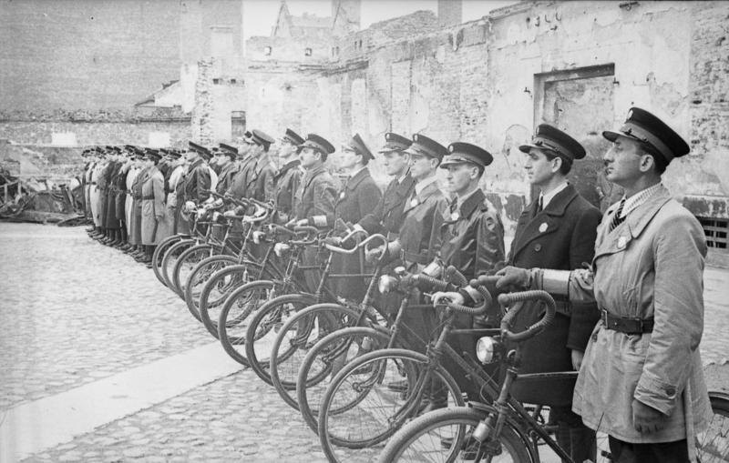 Еврейские полицейские в гетто. Май 1941 г.