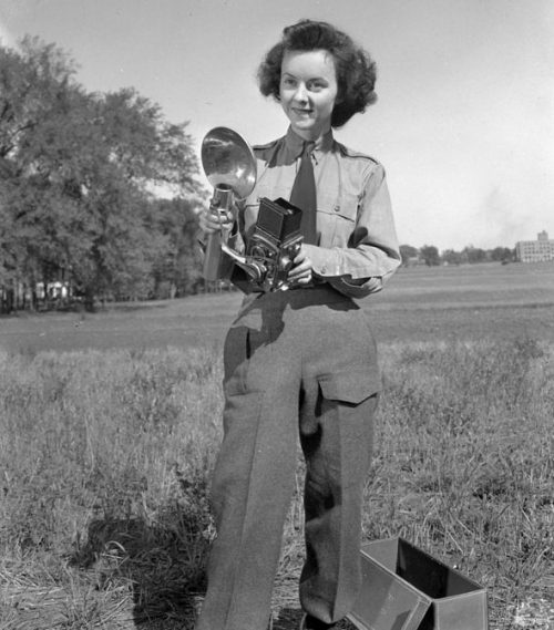 Сержант Карен М. Хермистон из CWAC. Октябрь 1944 г.