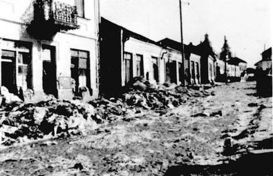 Одна из улиц гетто, после уничтожения евреев. 1942 г. 