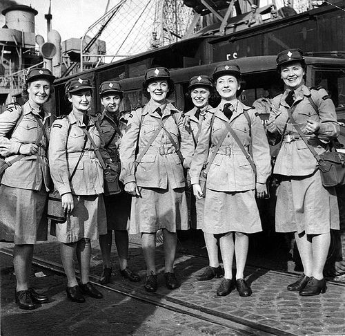 Военнослужащие CWAC в Италии. 1944 г. 