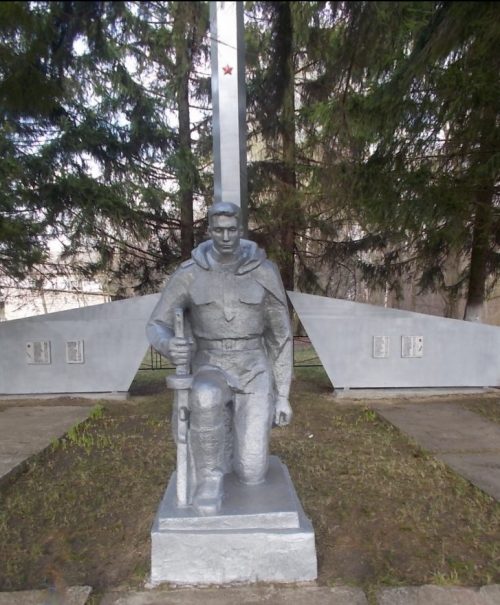 д. Мордовка Ефремовского городского округа. Памятник, установленный на братской могиле советских воинов, погибших в годы войны.
