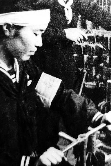 Работницы на оружейном заводе. 1944 г.