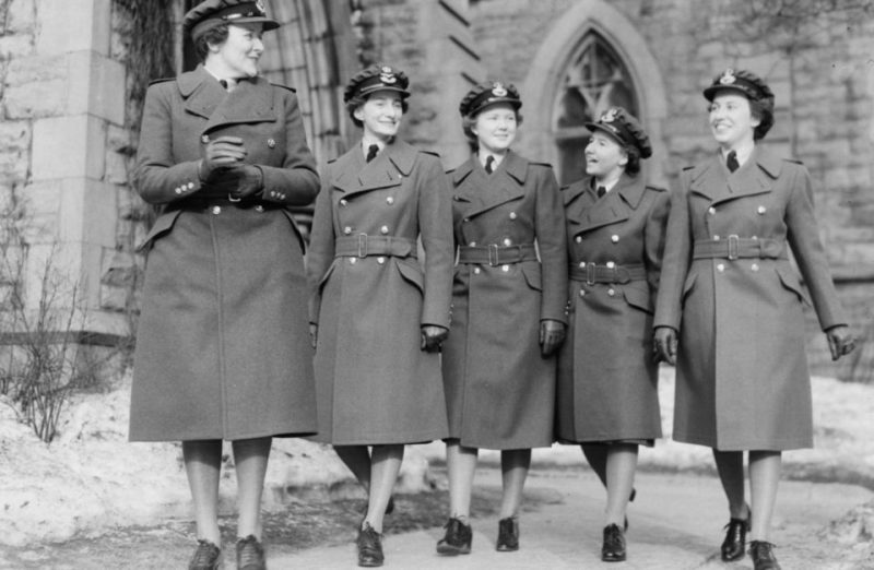 Женщины из женской дивизии ВВС Канады, 1941 г.