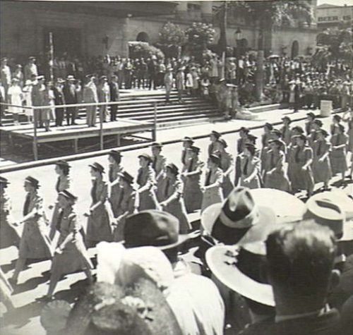 Служащие из AWAS на параде в Брисбене. 24 марта 1945 г.