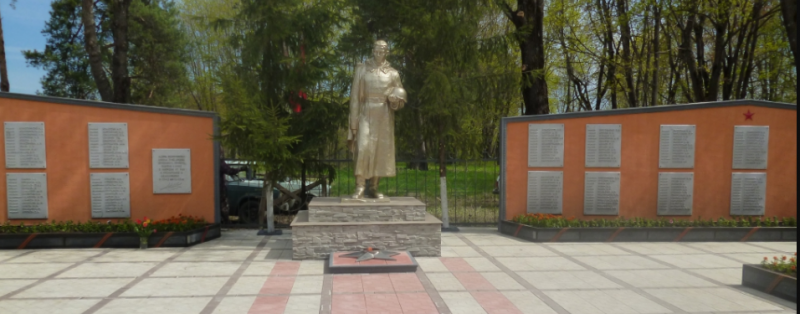 д. Тургенево Чернского р-на. Памятник, установленный на братской могиле, в которой похоронены советские воины.