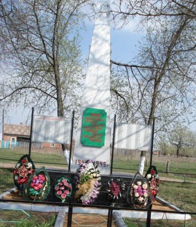 д. Тургенево Чернского р-на. Обелиск, установленный в 1966 году в честь советских воинов, погибших в годы войны.