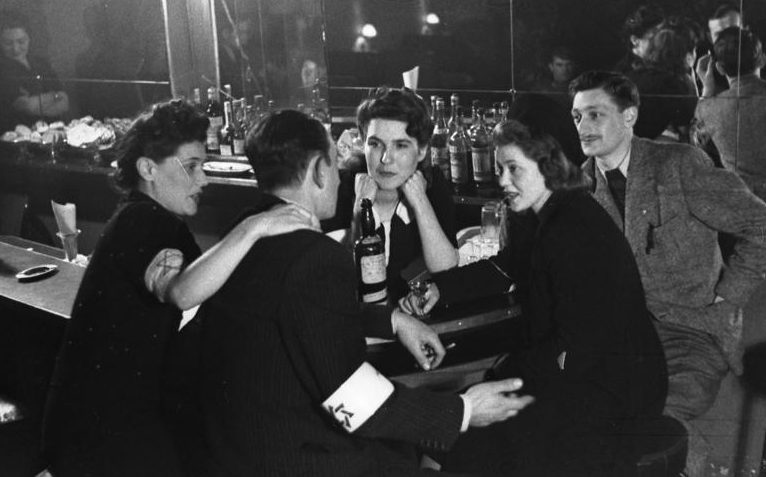 Еврейский ресторан-казино в гетто. Май 1941 г.