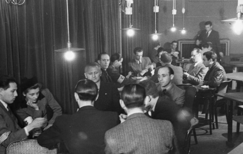 Еврейский ресторан-казино в гетто. Май 1941 г.