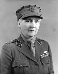 Принцесса Алиса - почетный комендант авиации женской дивизии. 1942 г.