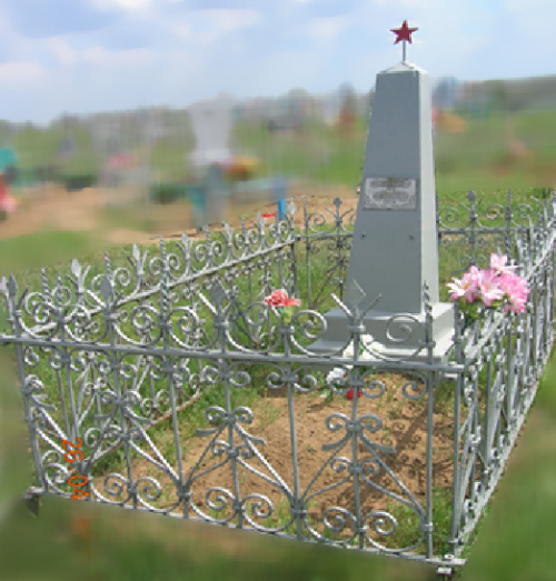 с. Успенка Ахтубинского р-на. Памятник на кладбище, установленный на могиле воинов, погибших в 1942 году.