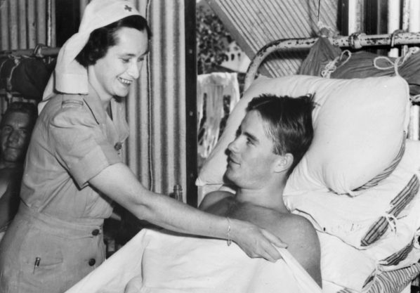 Медсестра из AAMWS в госпитале Дарвина. Июнь 1943 г. 