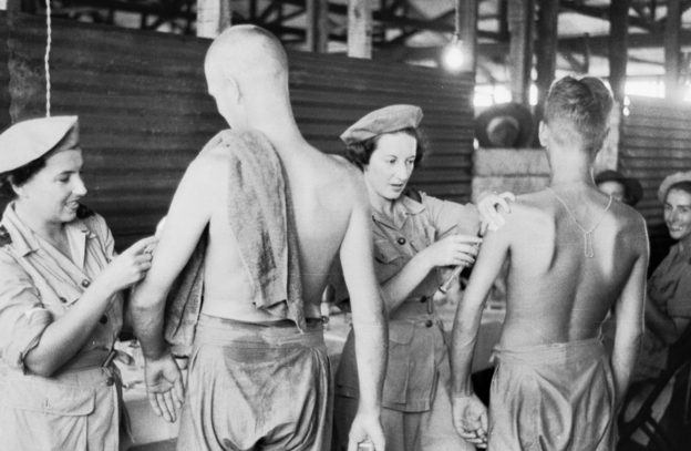 Прививки для бывших военнопленных. Сентябрь 1945 г.