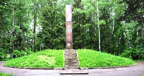 с. Карамышево Щекинского р-на. Обелиск 123 землякам, погибшим в годы войны, был установлен в 1968 году.
