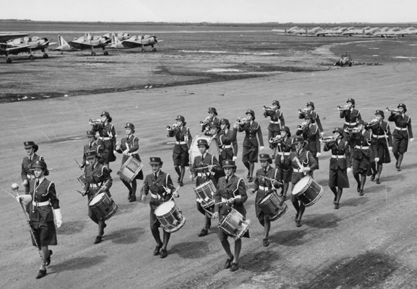 Духовой оркестр RCAF. 1945 г.