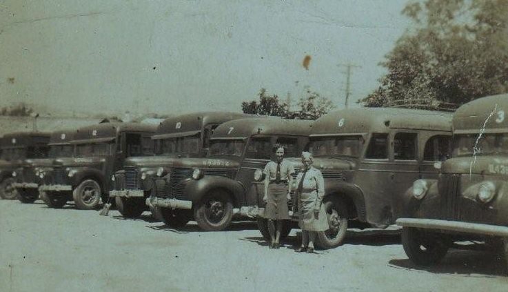 Водители автобусов WNEL. 1943 г. 