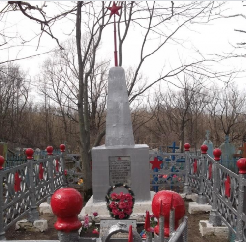 д. Гранки Кимовского р-на. Памятник, установленный на братской могиле, в которой похоронены советские воины, погибшие в годы войны.