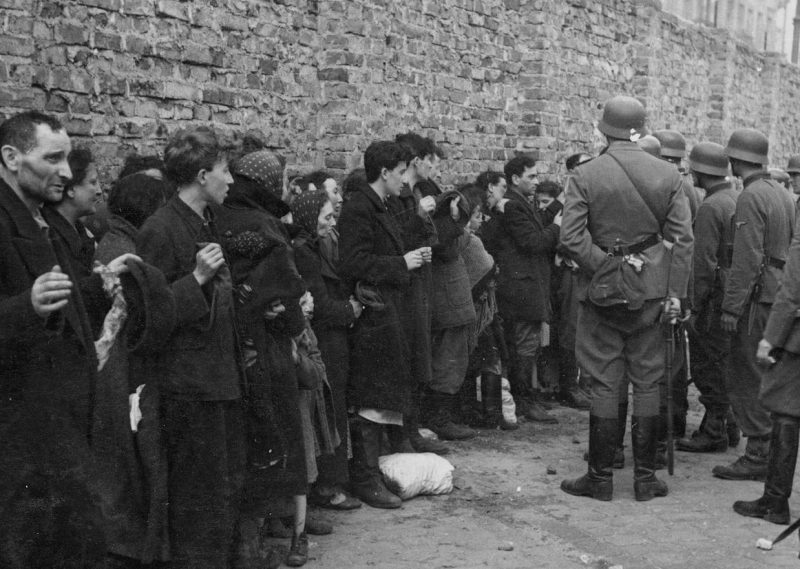 Арест евреев после подавления восстания. Май 1943 г.
