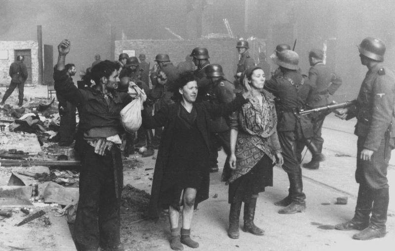 Арест евреев после подавления восстания. Май 1943 г.