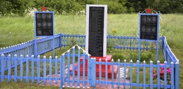 д. Юрьевка Щекинского р-на. Памятник погибшим землякам, установленный в 2008 году.
