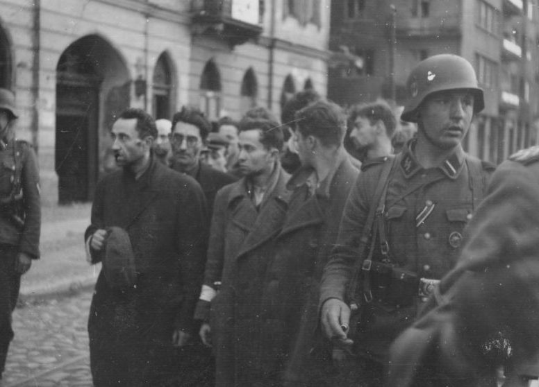 Арест евреев после подавления восстания. Май 1943 г. 