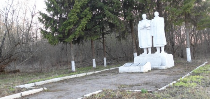д. Воловниково Ясногорского р-на. Памятник погибшим односельчанам, установленный в 1969 году.