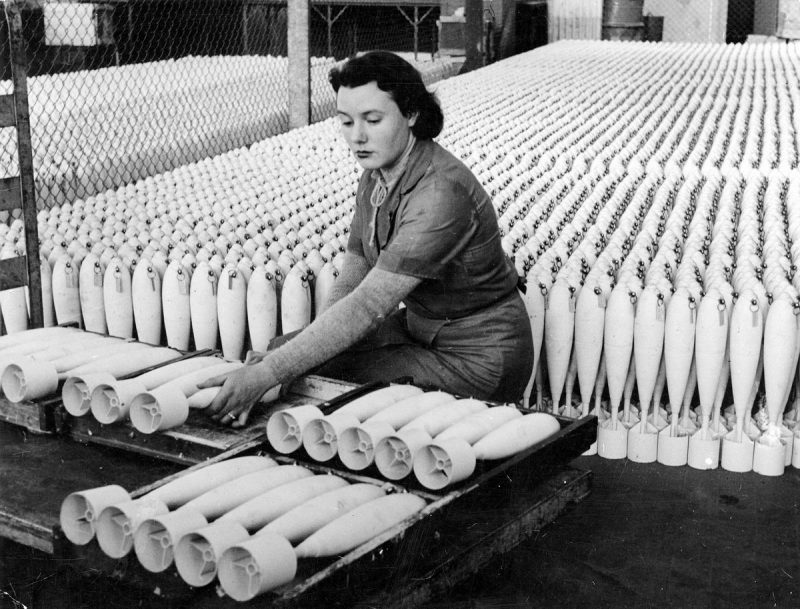 Производство боеприпасов. 1943 г.