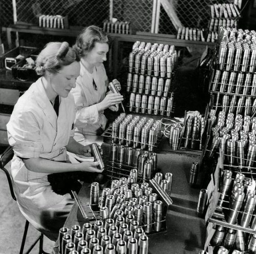 Производство боеприпасов. 1943 г.